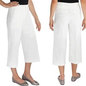 NWOT Mario Serrani Women's Cotton Blend White Cropped Pants, Size 16